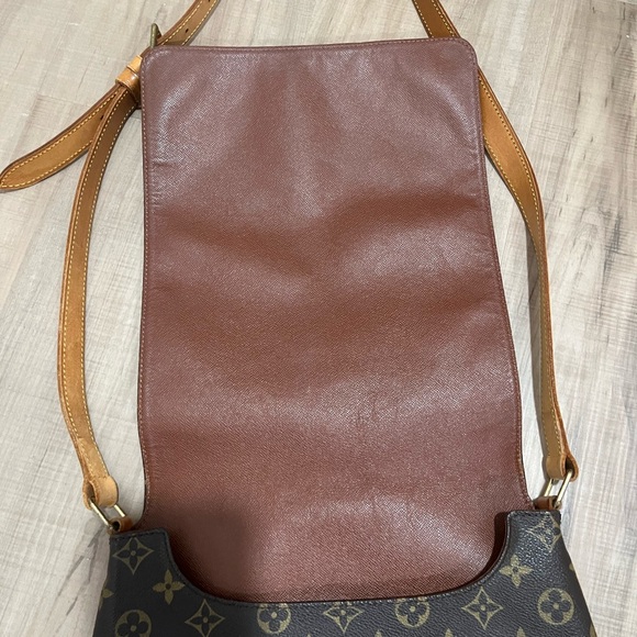 Authentic Louis Vuitton Musette bag gently used - Picture 3 of 11